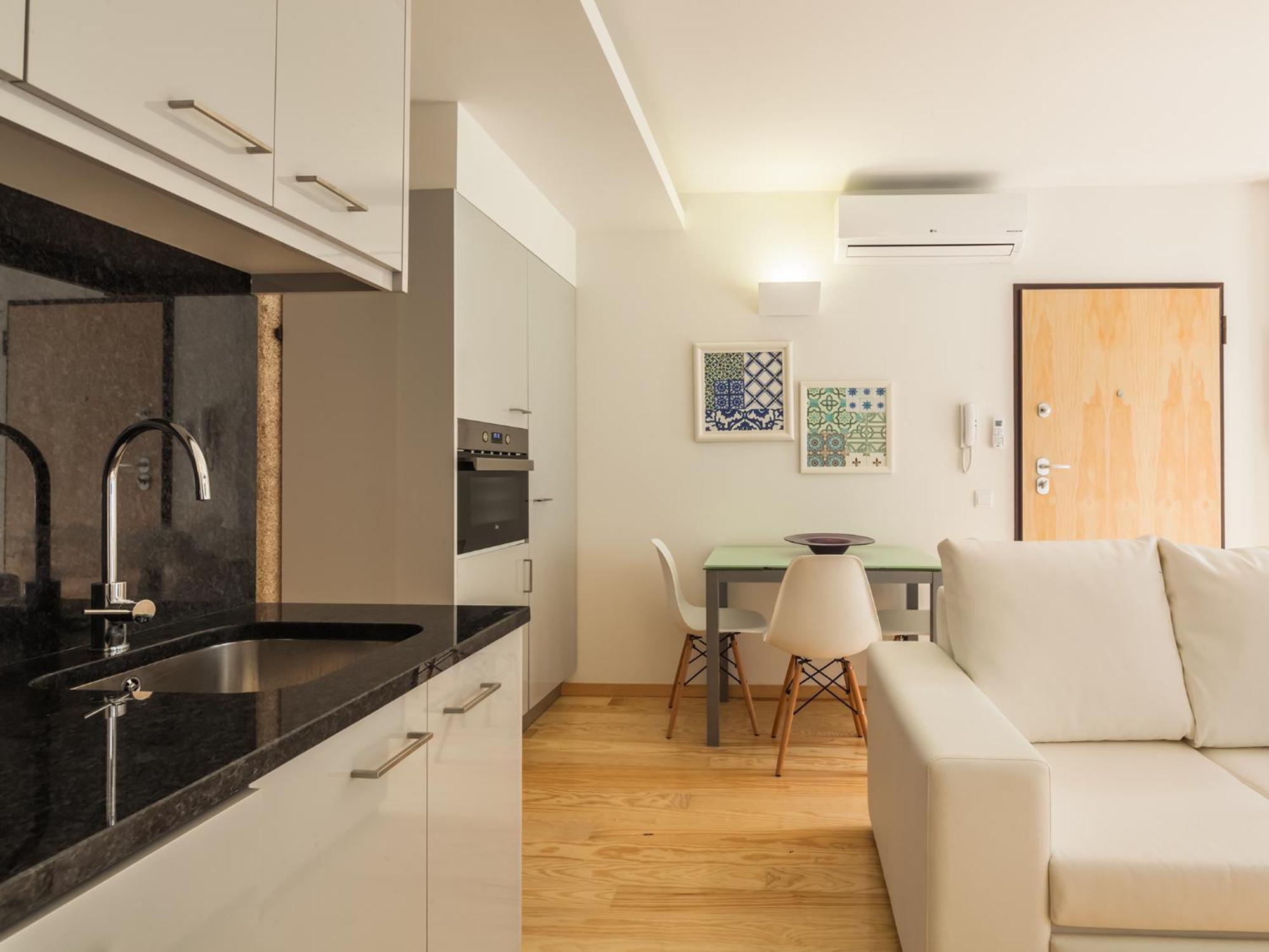 Insitu Trindade By Guestify Apartment Порто Стая снимка