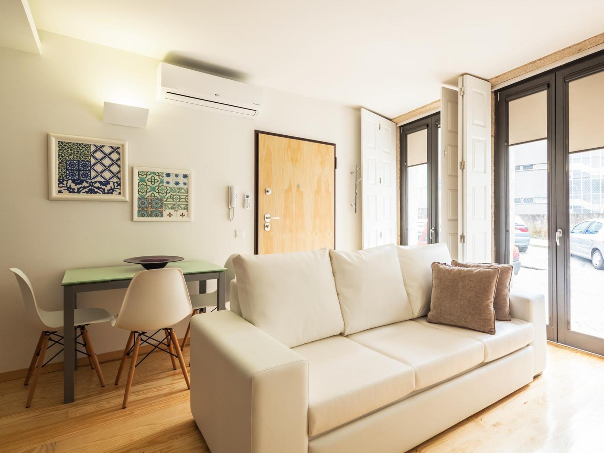 Insitu Trindade By Guestify Apartment Порто Стая снимка